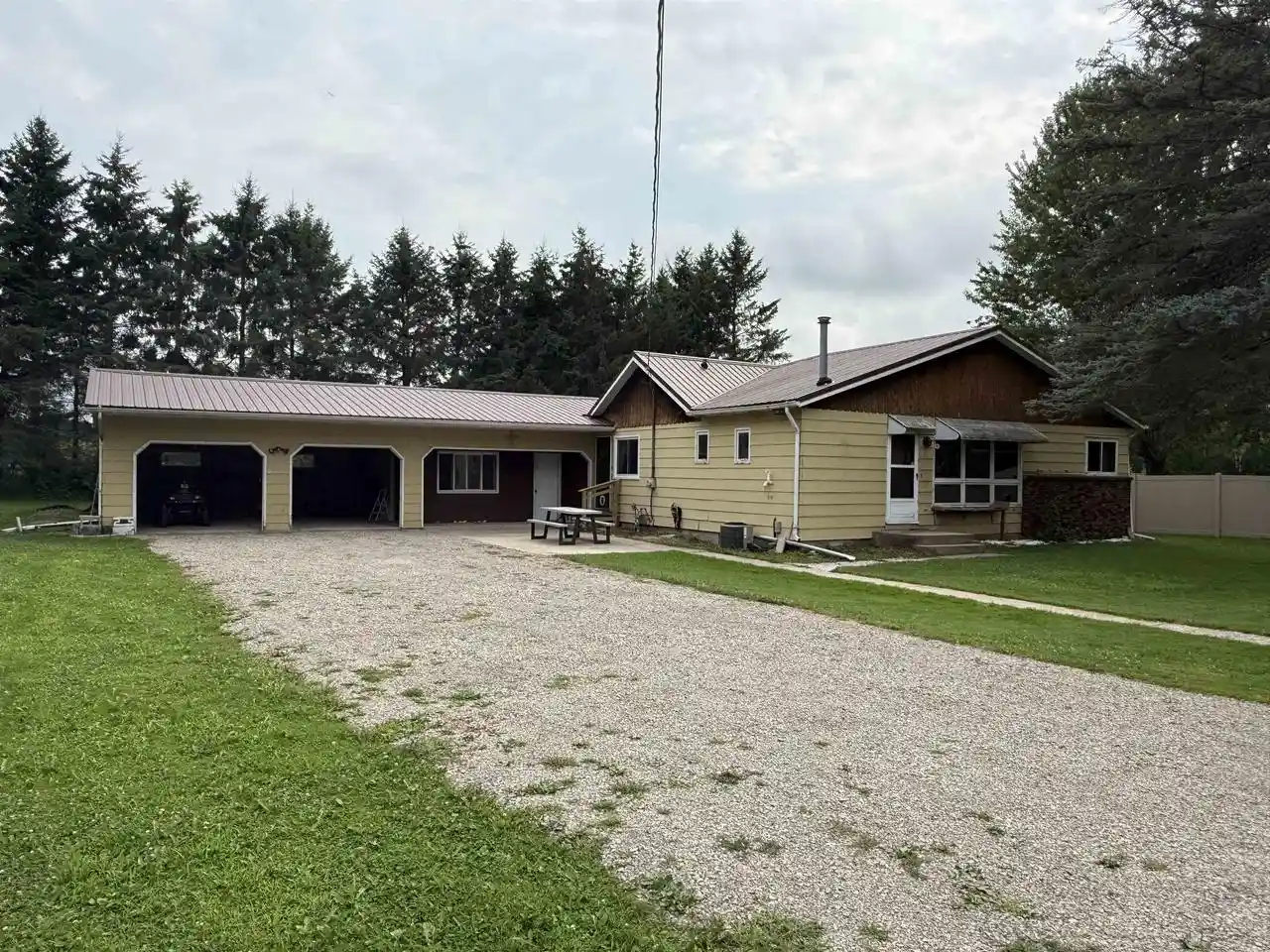 Photo 1 of Single family home for sale at W4633 Buss Dr Dr, Cecil, WI 54111 | MLS# 50330557 | Listing updated on 2026-09-10