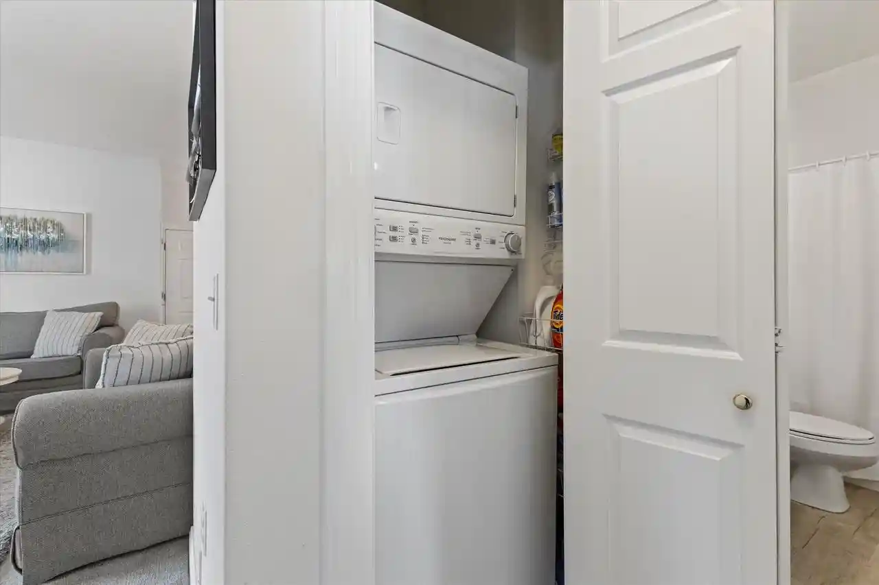 Photo 3 of Condo for sale at 2230 W Vista Bella Dr Dr, Oak Creek, WI 53154 | MLS# 1975066 | Listing updated on 2026-09-29