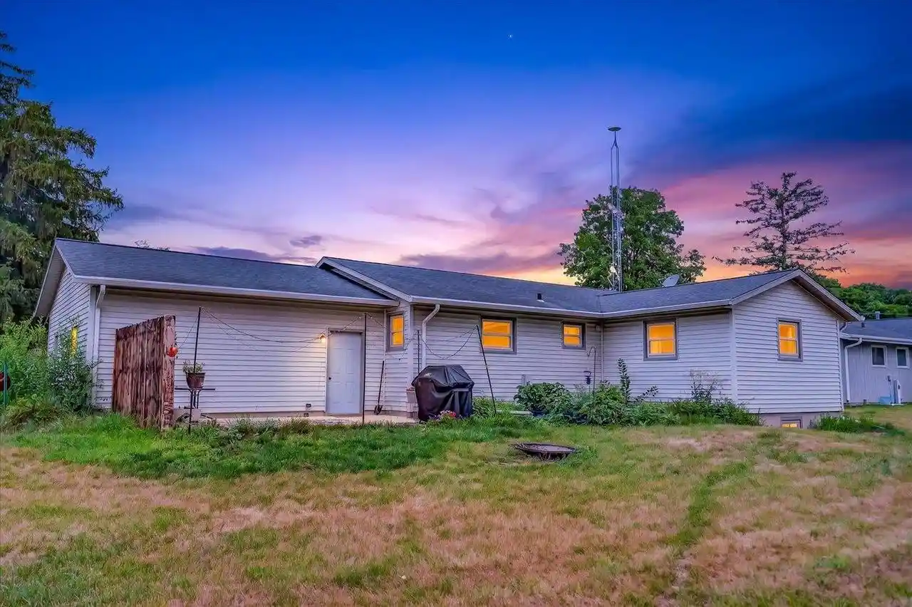 3rd image of 106 E 3Rd Avenue Avenue, Brodhead, WI 53520 | MLS# 2029862