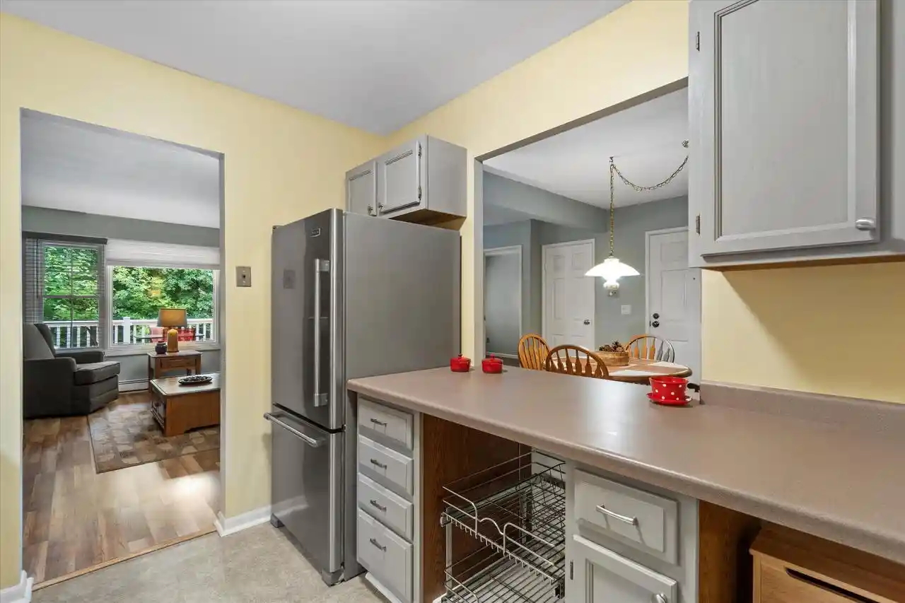 2nd image of 162 Heidel Road Road #3, Thiensville, WI 53092 | MLS# 1975080