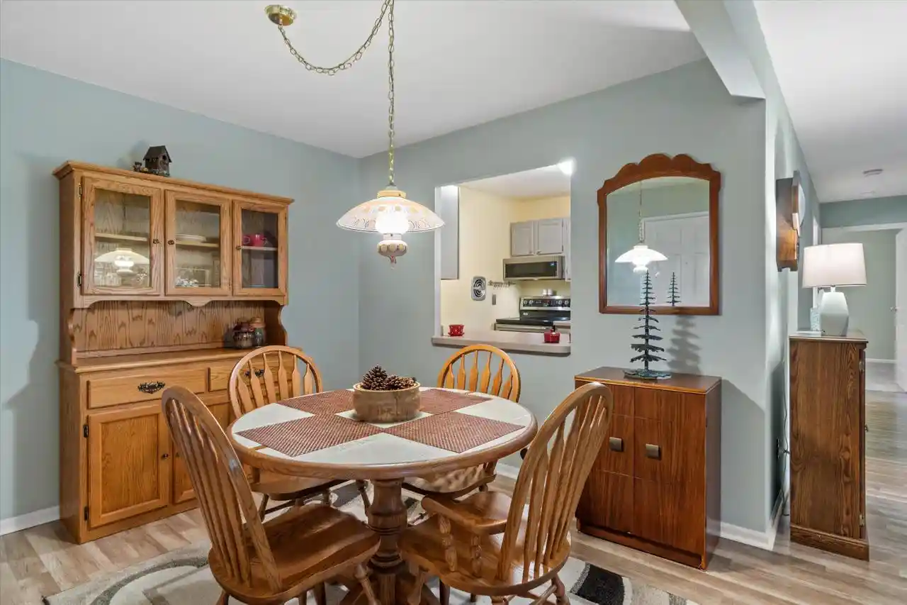 3rd image of 162 Heidel Road Road #3, Thiensville, WI 53092 | MLS# 1975080