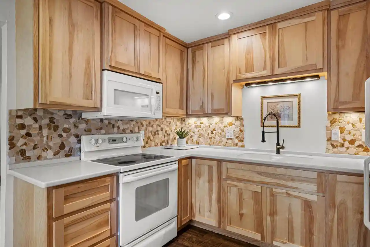 4th image of 420 Racine St St, Waterford, WI 53185