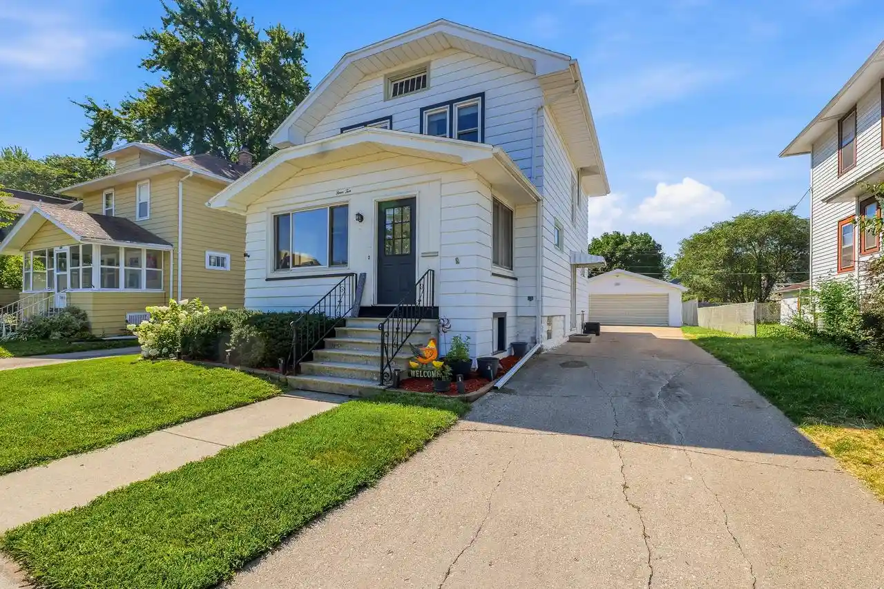 1st image of 410 E 2nd Street Street, Fond Du Lac, WI 54935 | MLS# 1975096