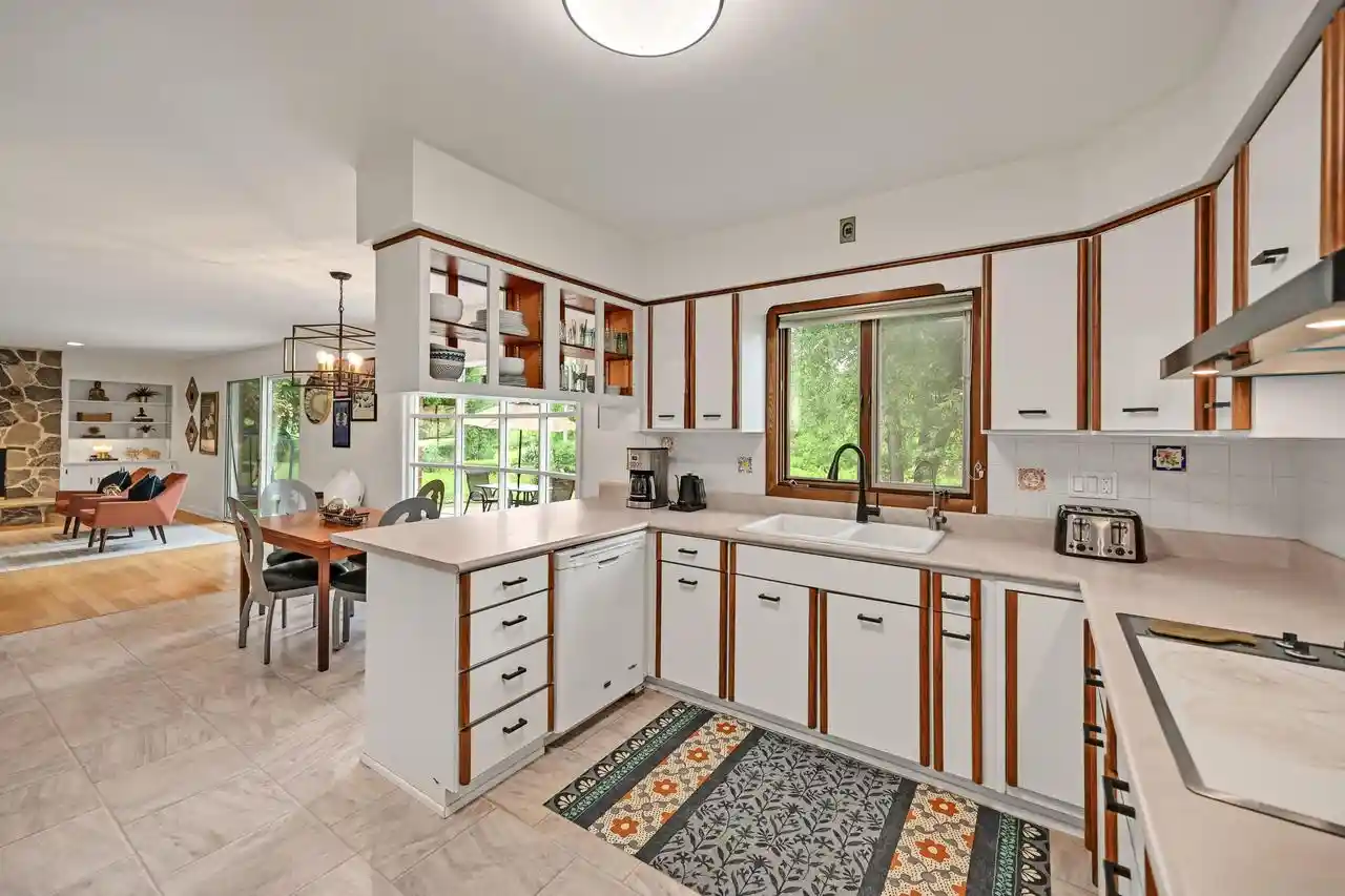 5th image of 7266 N Pierron Road Road, Glendale, WI 53209 | MLS# 1975118
