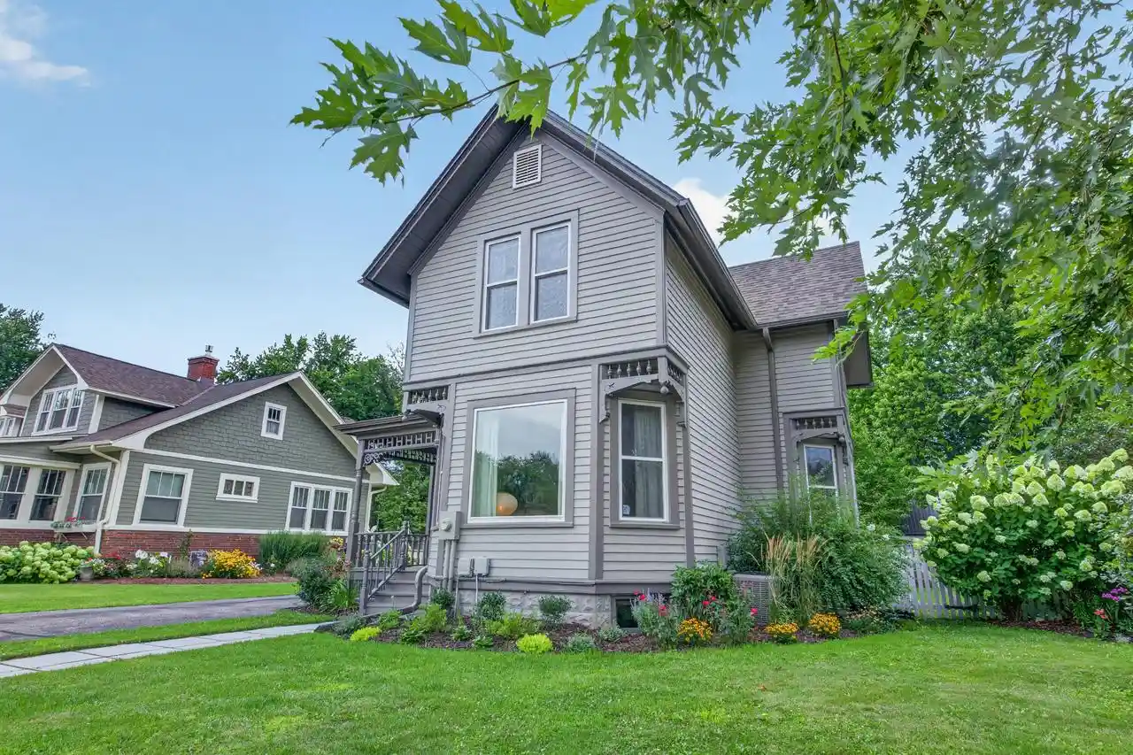 1st image of 415 N Oakwood Avenue Avenue, Oconomowoc, WI 53066 | MLS# 1975122