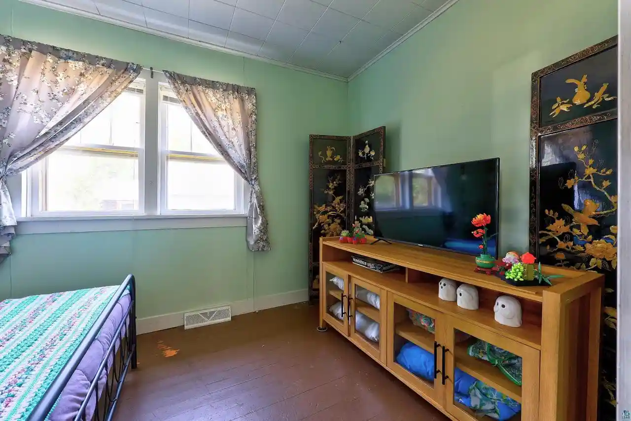 Photo 3 of Single family home for sale at 322 5Th Ave E, Ashland, WI 54806 | MLS# 6127210 | Listing updated on 2026-08-09