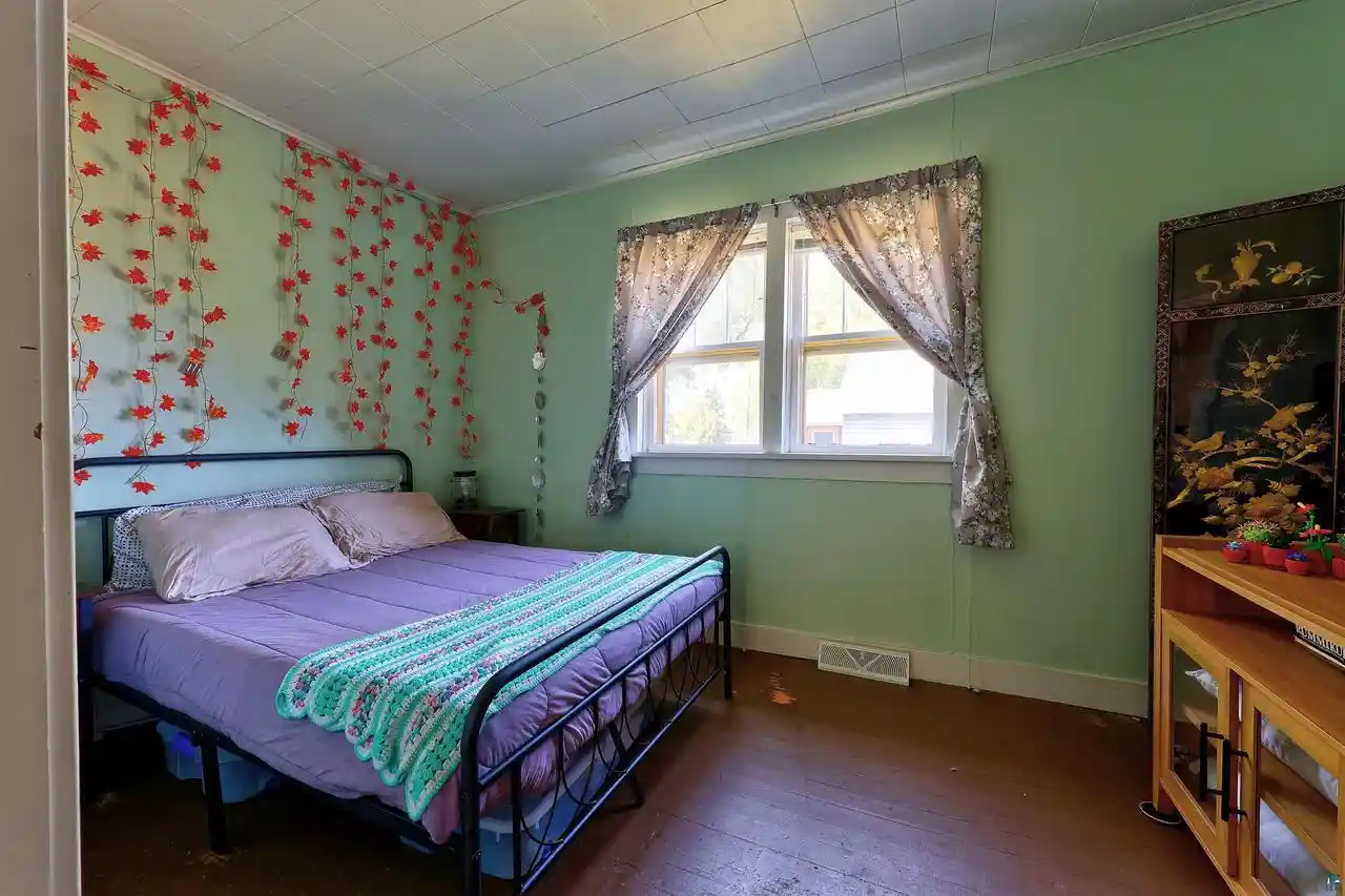 Photo 4 of Single family home for sale at 322 5Th Ave E, Ashland, WI 54806 | MLS# 6127210 | Listing updated on 2026-08-09