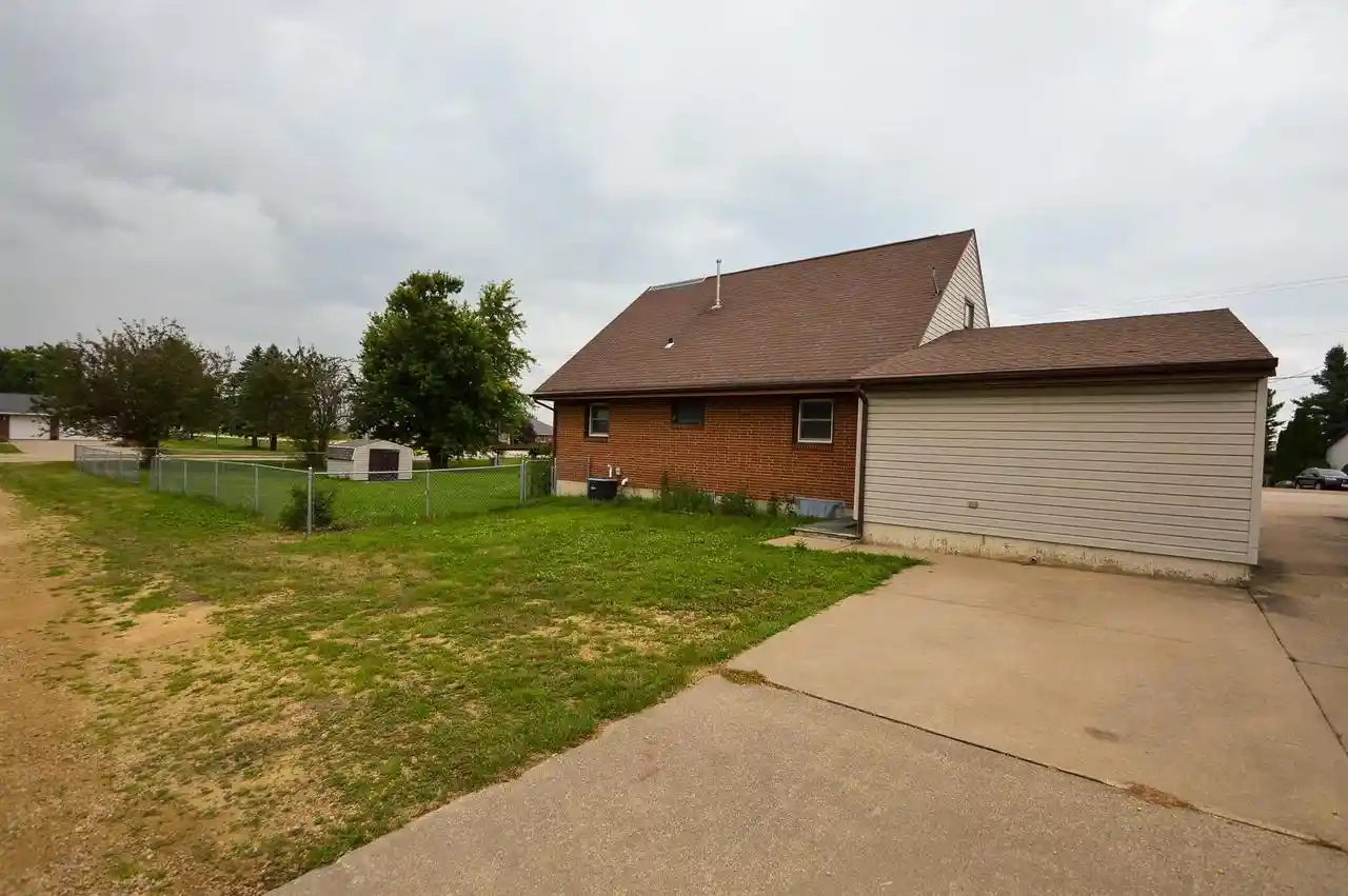 41st image of 565 W Main Street Street, Dickeyville, WI 53808 | MLS# 2029903