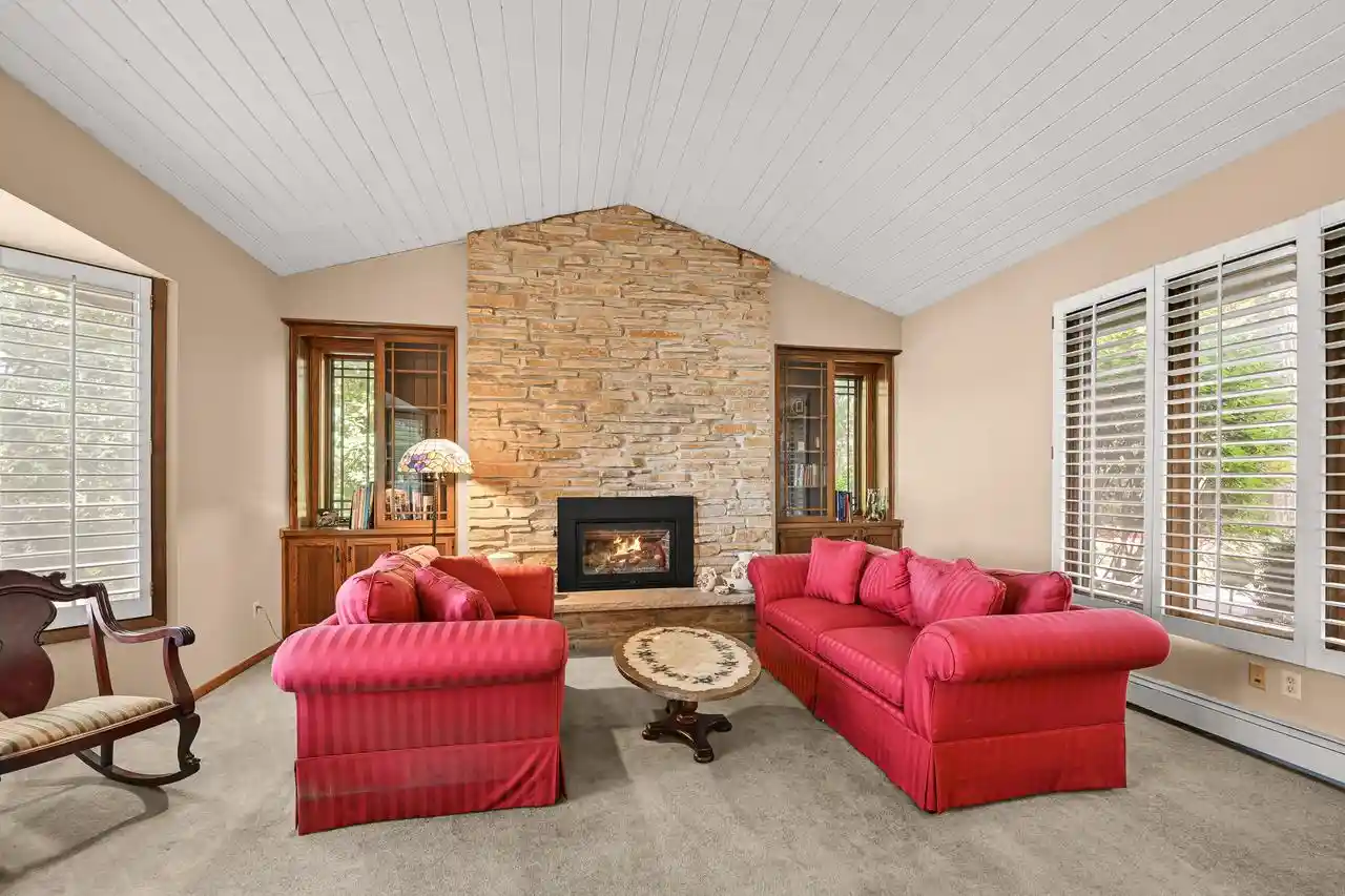 3rd image of N9491 Island Dr Dr, Mukwonago, WI 53149 | MLS# 1975140