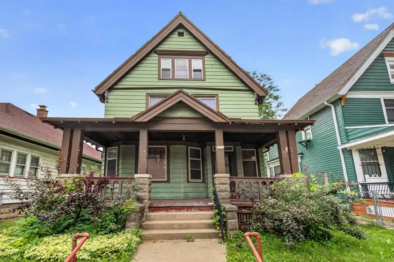 Photo 1 of Single family home for sale at 3911 W Roberts Street Street, Milwaukee, WI 53208 | MLS# 1975143 | Listing updated on 2026-09-15