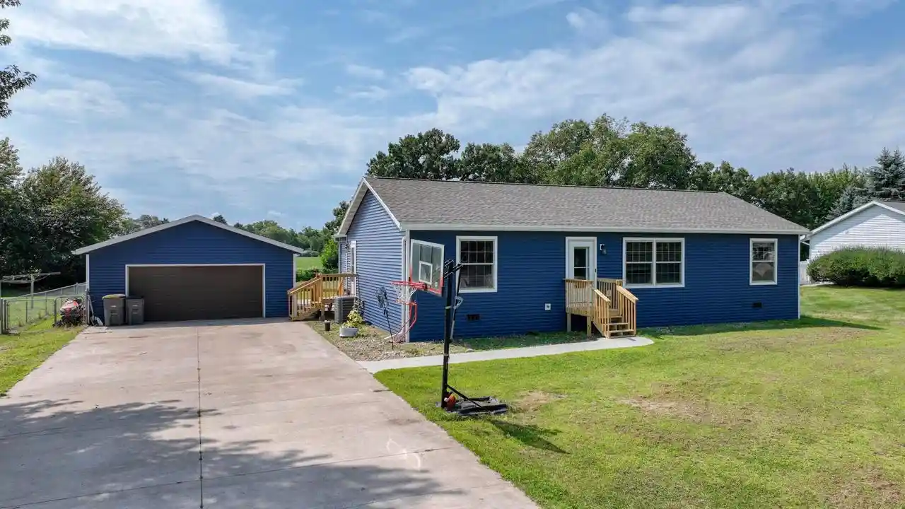 1st image of W8249 Woodview Dr Dr, Onalaska, WI 54650 | MLS# 1975145