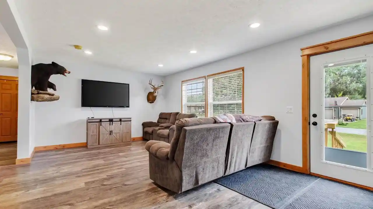 4th image of W8249 Woodview Dr Dr, Onalaska, WI 54650 | MLS# 1975145