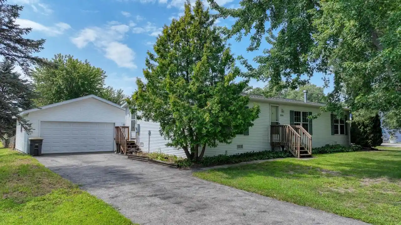 1st image of W8241 Woodview Dr Dr, Onalaska, WI 54650 | MLS# 1975151