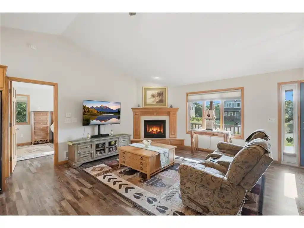 4th image of 1245 Island View Dr Dr, New Richmond, WI 54017 | MLS# 7120417