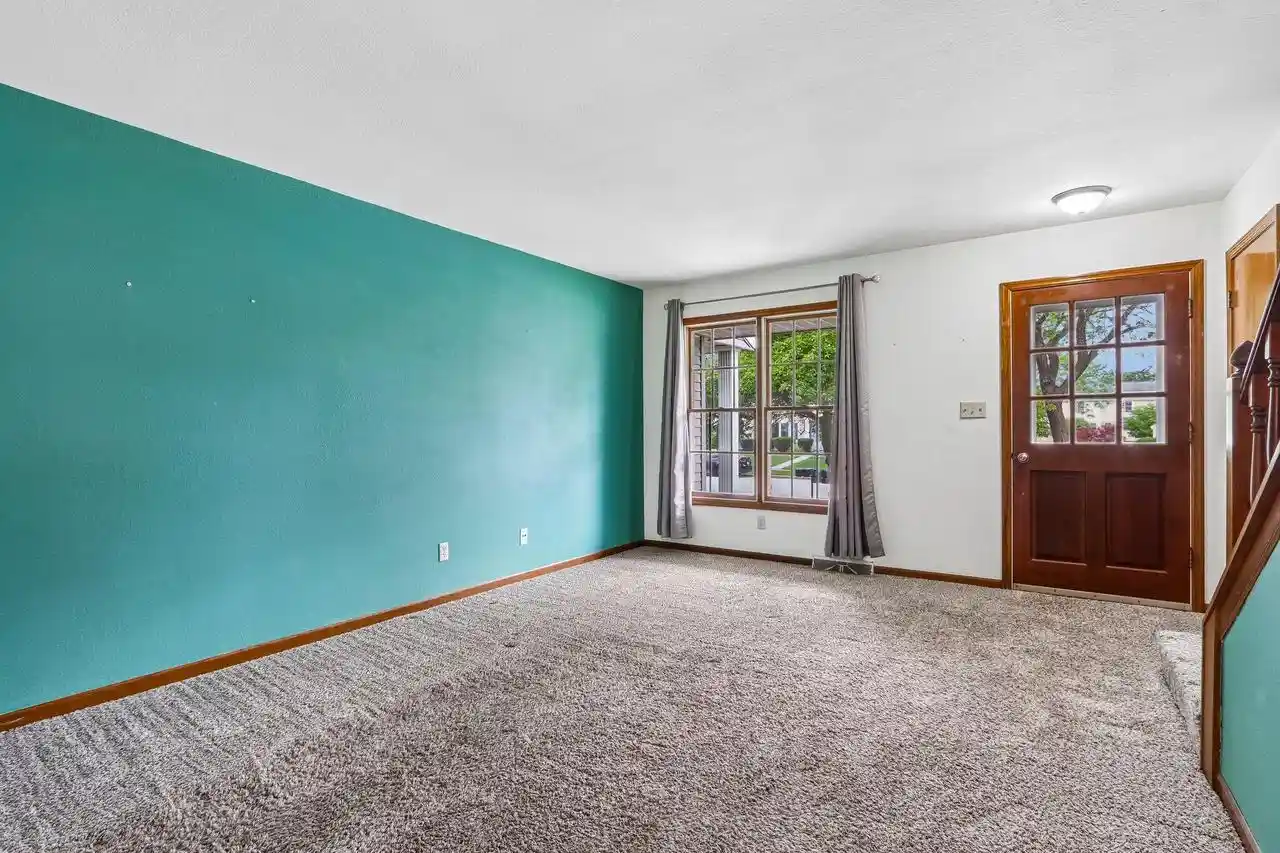 3rd image of 2070 Cliff Alex Ct S Ct S, Waukesha, WI 53189
