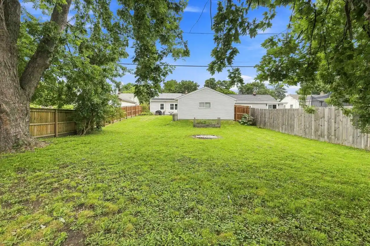 5th image of 159 W Armour Avenue Avenue, Milwaukee, WI 53207 | MLS# 1975170