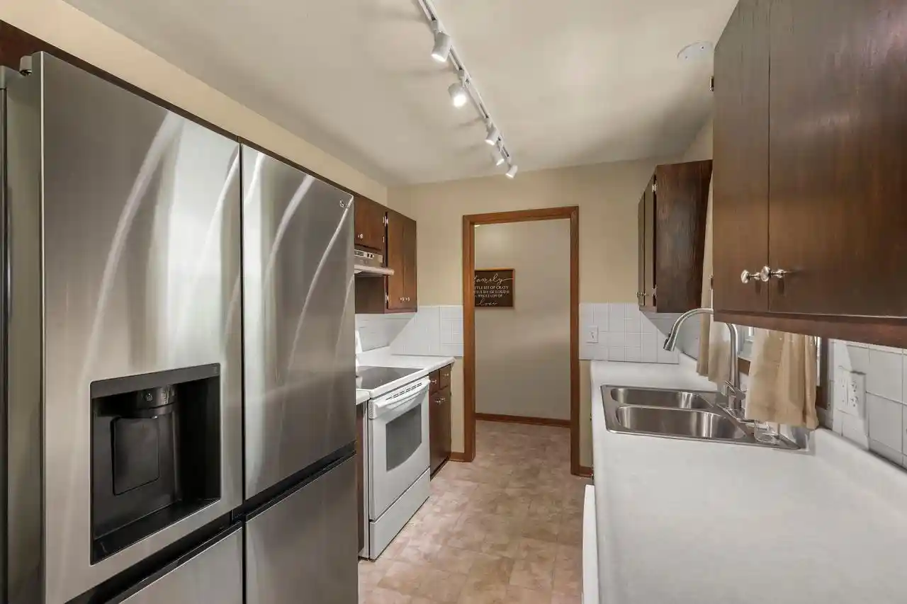 Photo 3 of Single family home for sale at 212 Major Way Way, Sun Prairie, WI 53590 | MLS# 2029922 | Listing updated on 2026-09-10