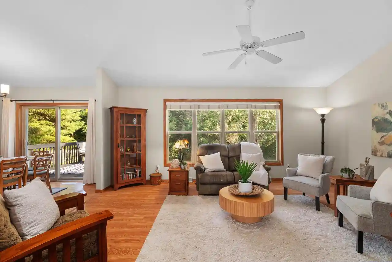 2nd image of 916 Forest View Dr Dr, Verona, WI 53593 | MLS# 2029925