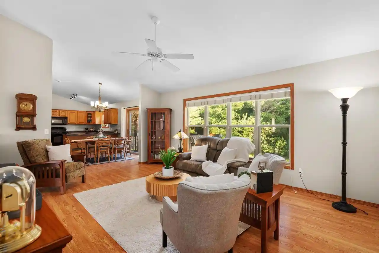 3rd image of 916 Forest View Dr Dr, Verona, WI 53593 | MLS# 2029925