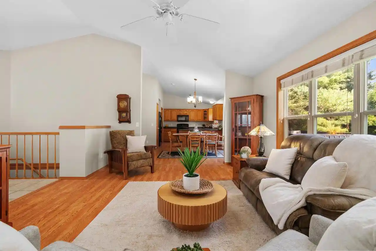 4th image of 916 Forest View Dr Dr, Verona, WI 53593 | MLS# 2029925