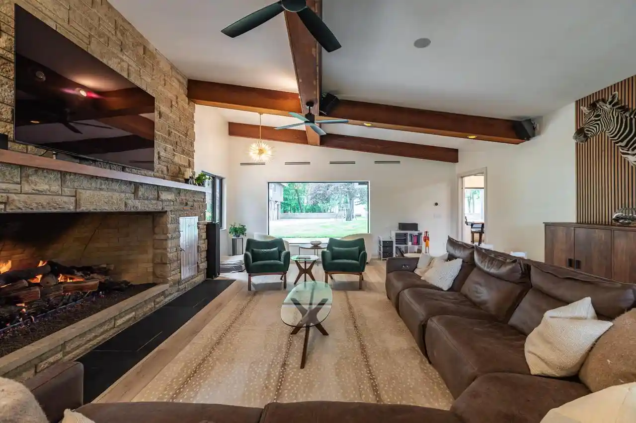 3rd image of 3525 Lakeshore Dr Dr, La Crosse, WI 54603 | MLS# 1975184