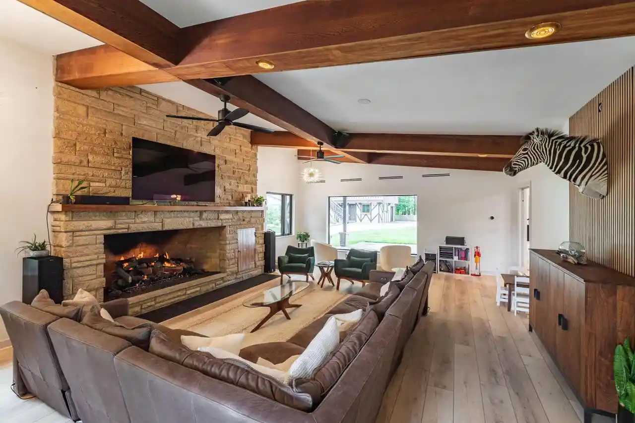 4th image of 3525 Lakeshore Dr Dr, La Crosse, WI 54603 | MLS# 1975184