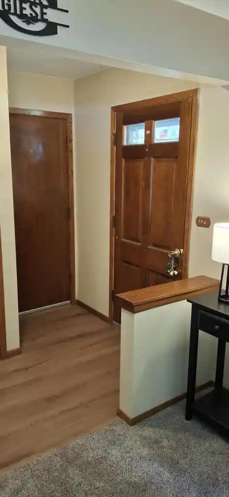 2nd image of 548 Oakwood Dr Dr, Hartland, WI 53029 | MLS# 1975179