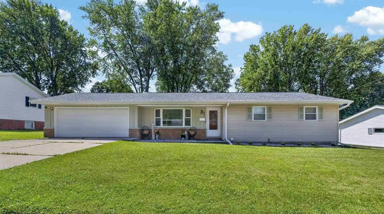 Photo 3 of Single family home for sale at 817 Rice St, Horicon, WI 53032 | MLS# 2029927 | Listing updated on 2026-09-23