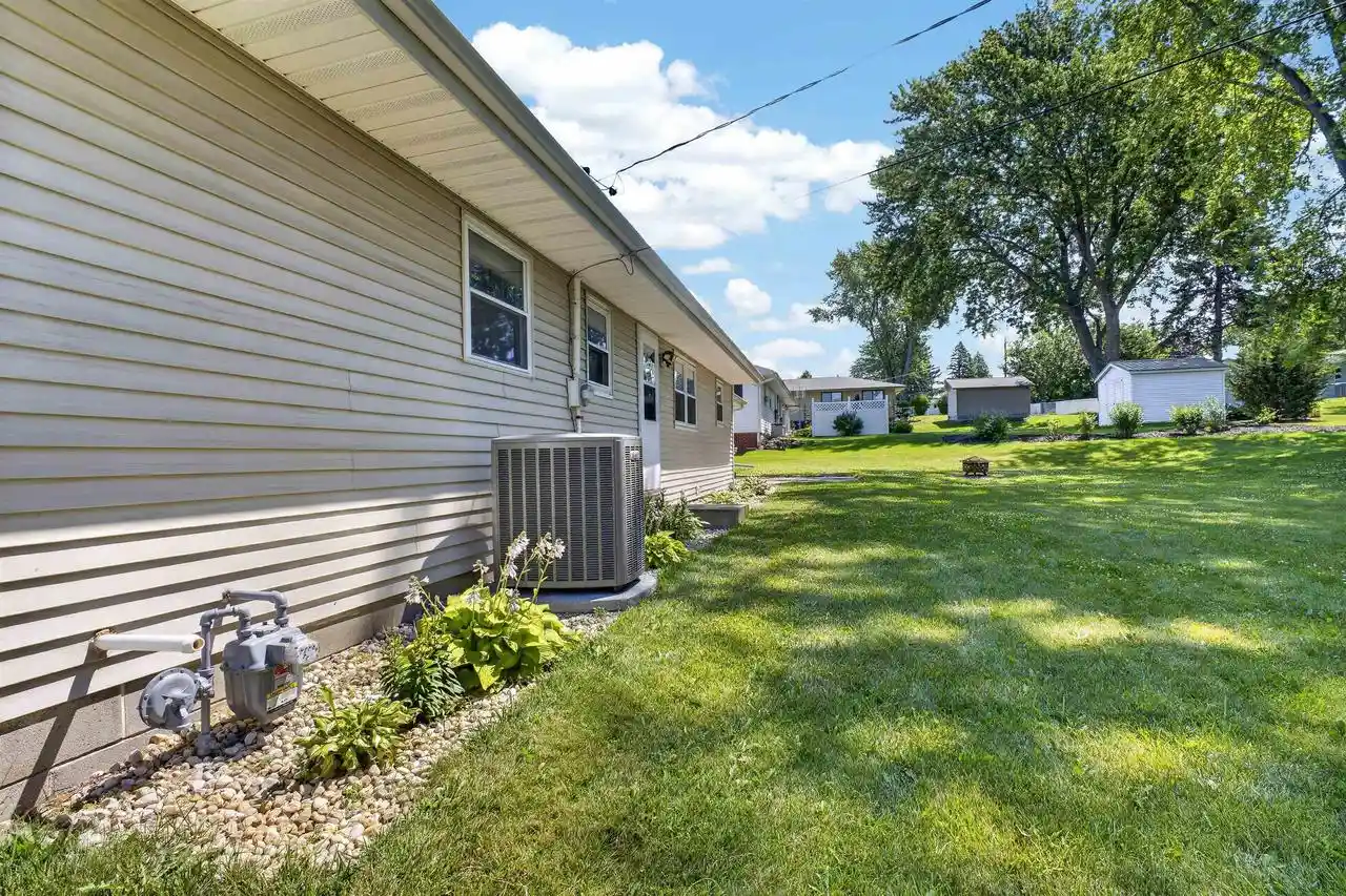 Photo 4 of Single family home for sale at 817 Rice St, Horicon, WI 53032 | MLS# 2029927 | Listing updated on 2026-09-23
