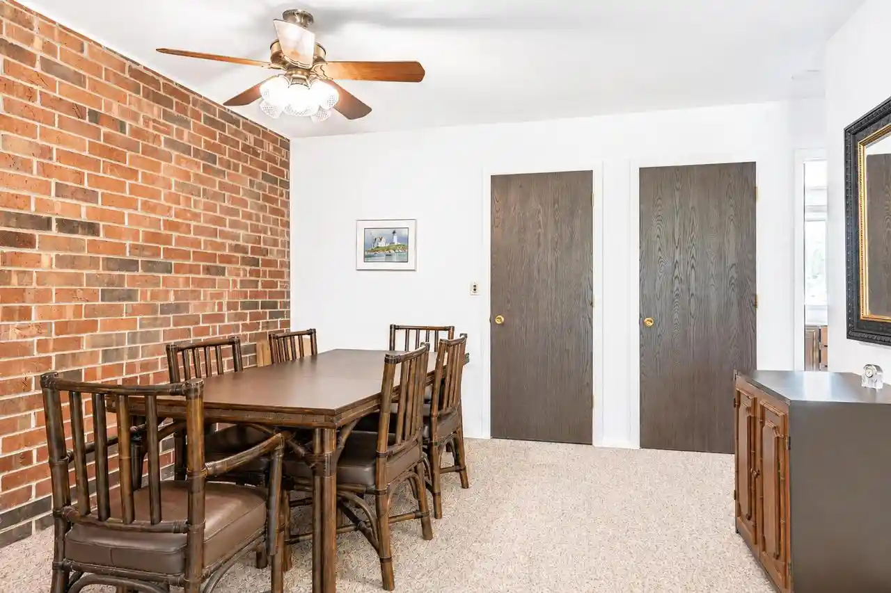 2nd image of 7 Zurich Ct Ct, Lake Geneva, WI 53147