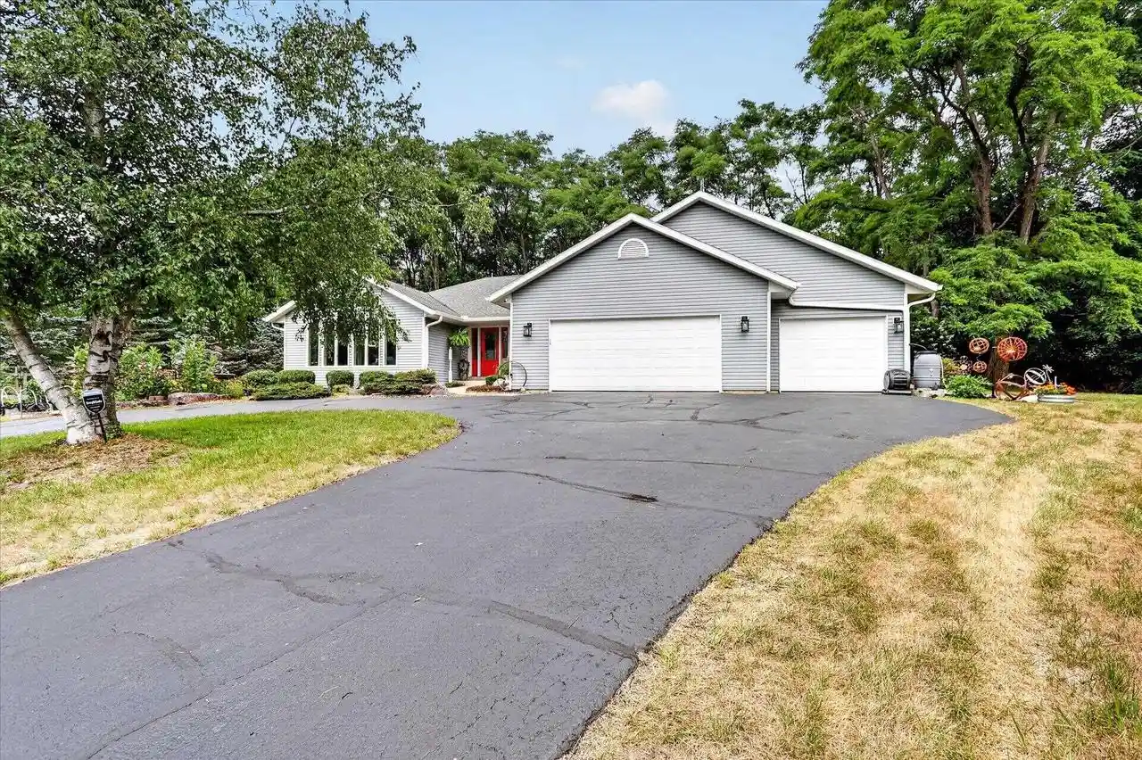 Photo 1 of Sale Pending at 5738 S Splendor Valley Dr Dr, Janesville, WI 53548 | MLS# 2029934 | Listing updated on 2026-08-09
