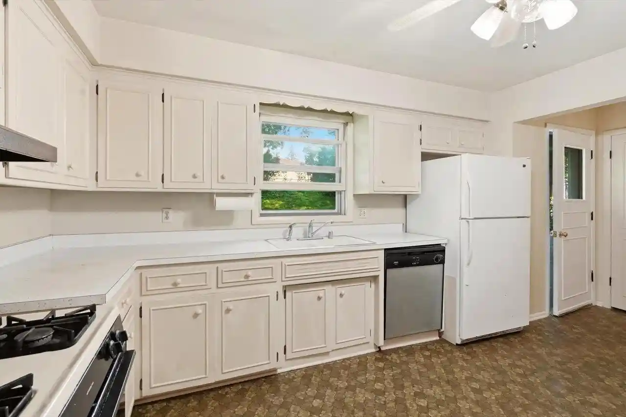 4th image of 10042 W Tower Avenue Avenue, Milwaukee, WI 53224 | MLS# 1975204