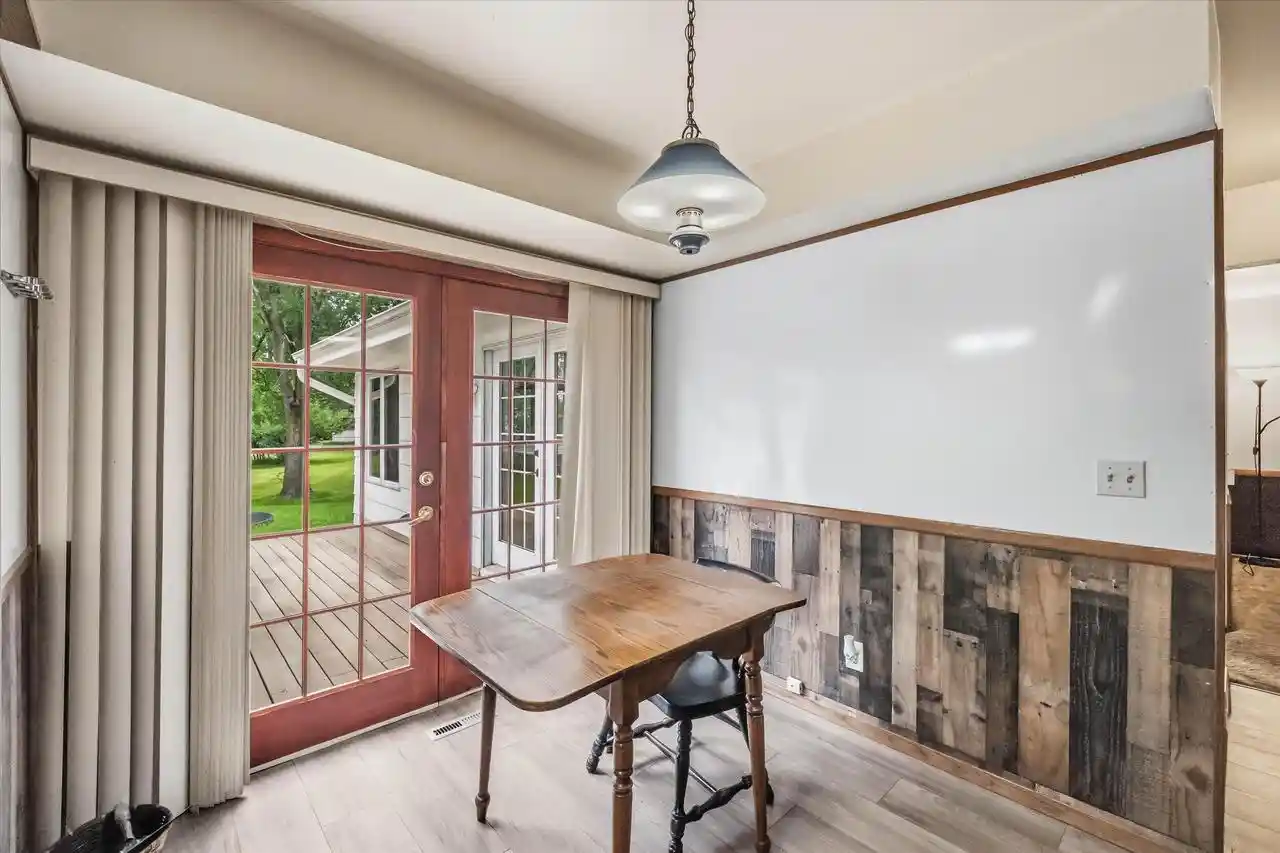 5th image of 2517 W Chestnut Road Road, Mequon, WI 53092 | MLS# 1975207