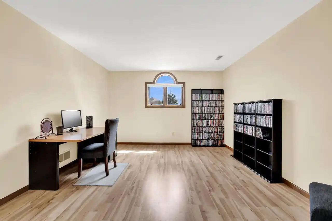 3rd image of 668 Westfield Way #B, Pewaukee, WI 53072 | MLS# 1975228