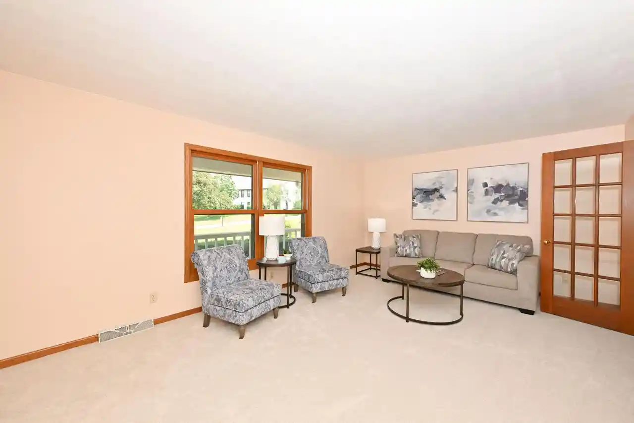 4th image of 14335 W Meadowshire Court Court, New Berlin, WI 53151 | MLS# 1975226