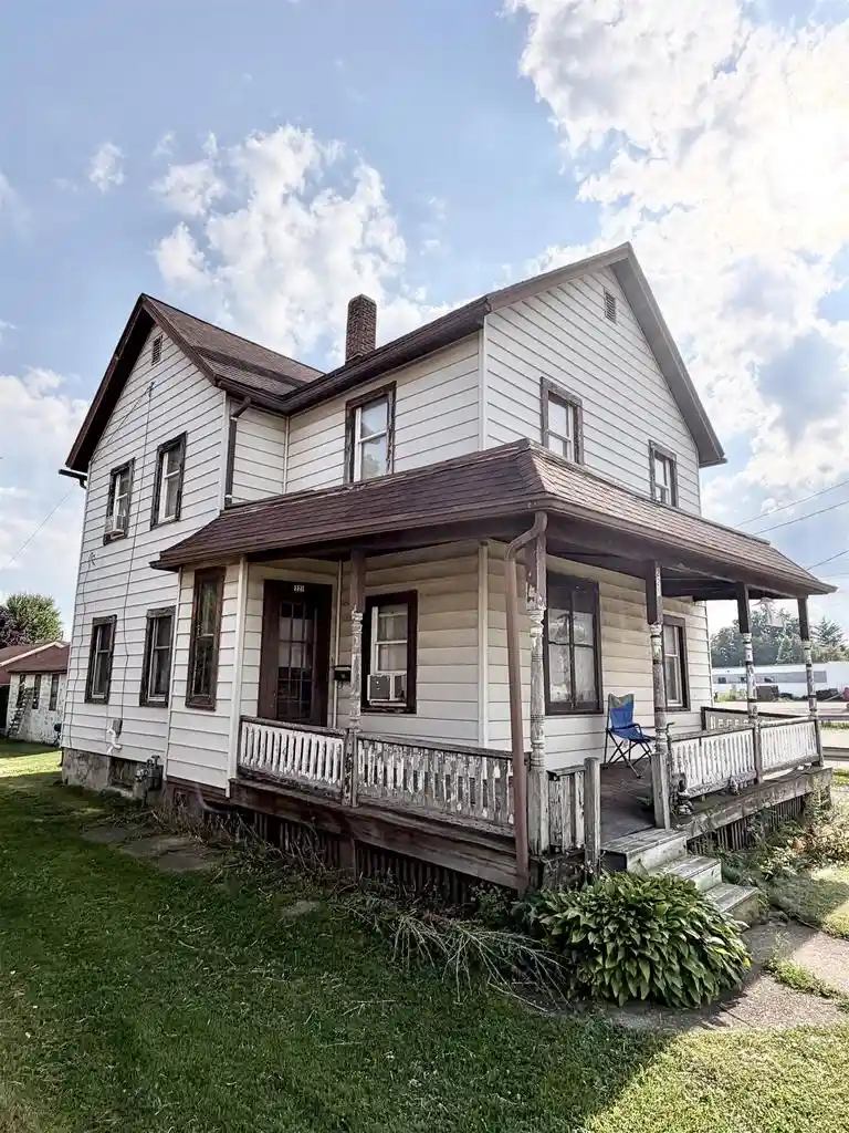 5th image of 221 W Mill Street Street, Beaver Dam, WI 53916 | MLS# 2029943
