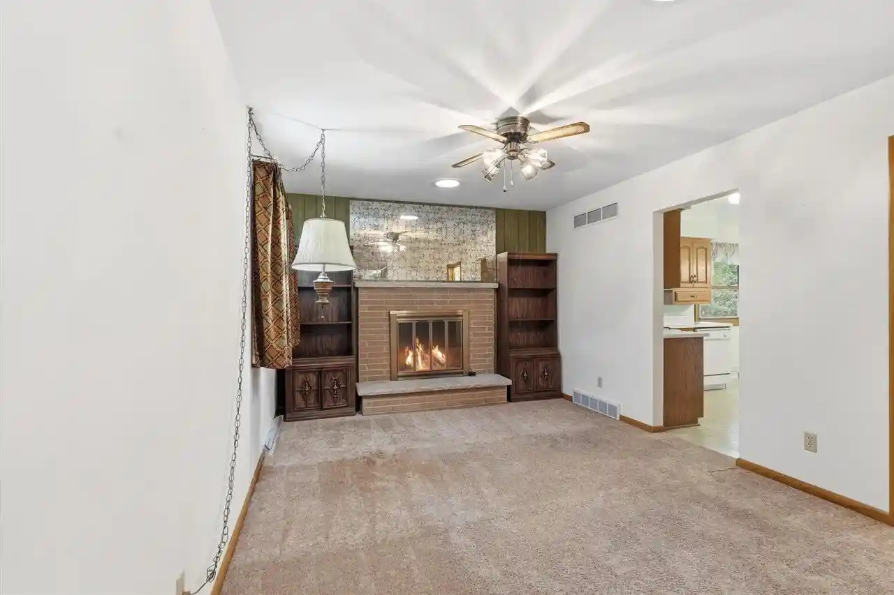 5th image of N88W18016 Christman Road Road, Menomonee Falls, WI 53051 | MLS# 1975230