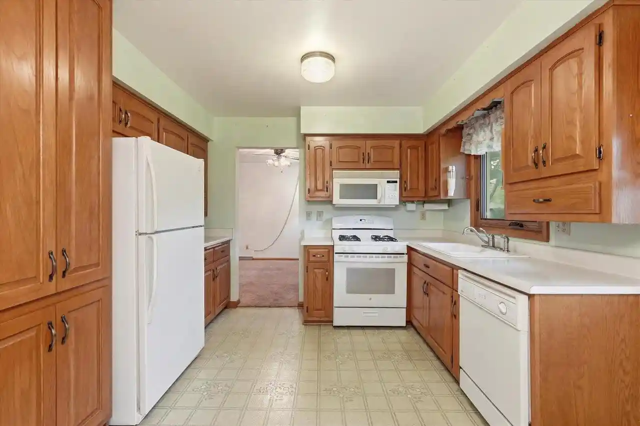 32nd image of N88w18016 Christman Road Road, Menomonee Falls, WI 53051 | MLS# 1975230