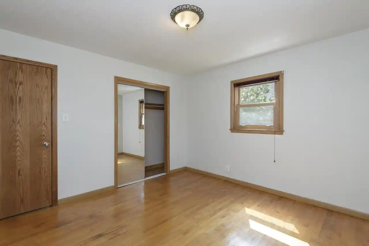 4th image of 10160 W Montana Ave Ave, West Allis, WI 53227