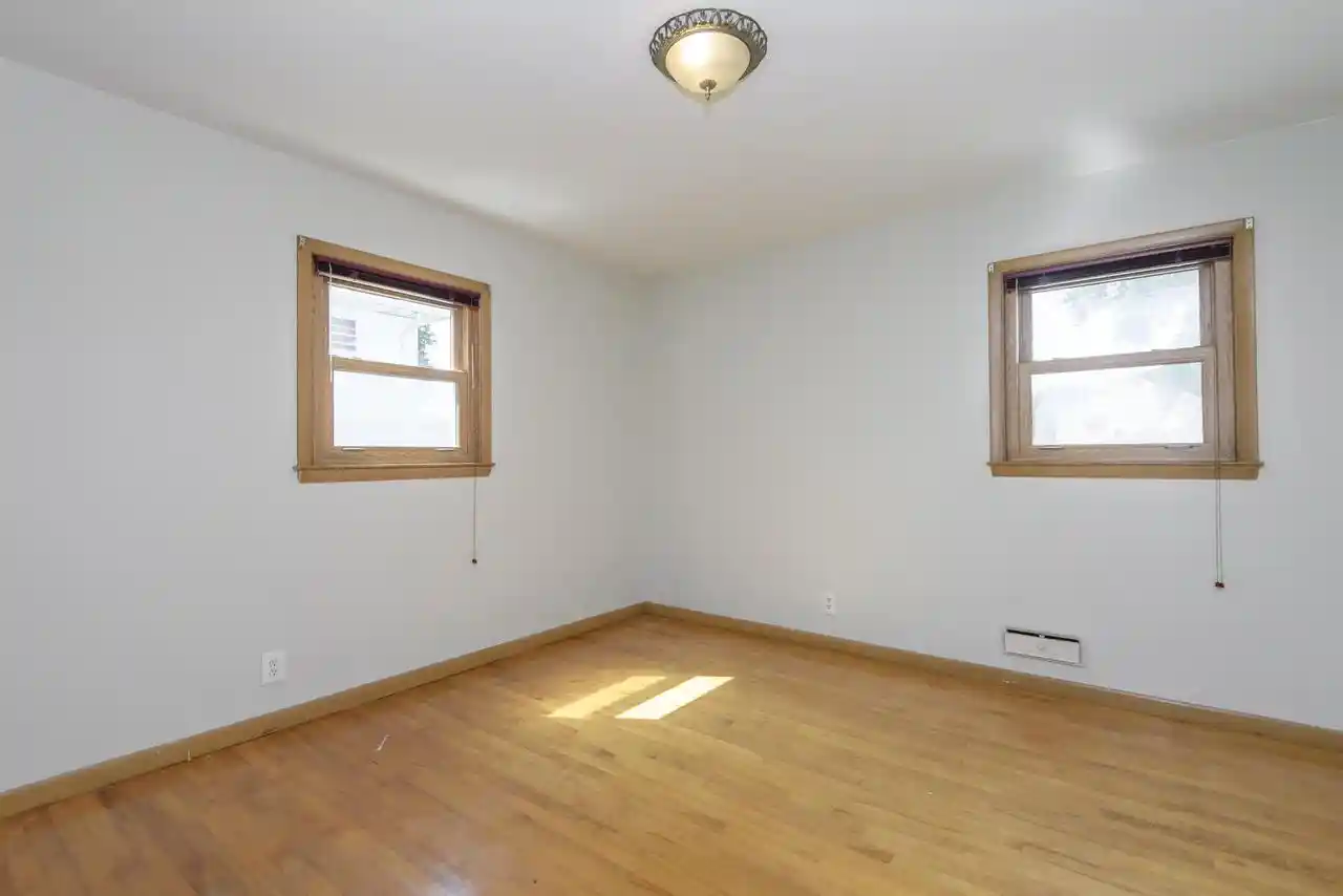 5th image of 10160 W Montana Ave Ave, West Allis, WI 53227