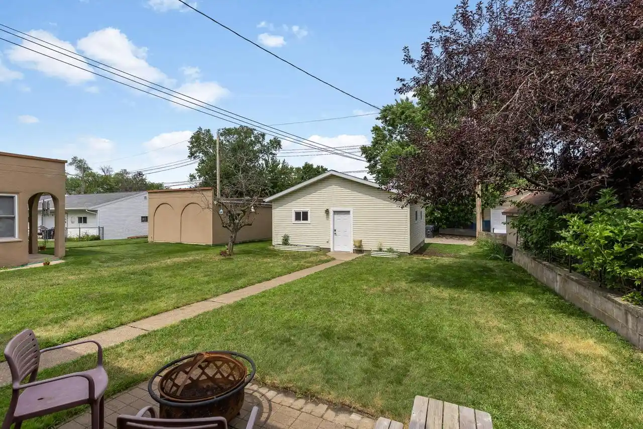 Photo 3 of Sale Pending at 2325 Mississippi Street Street, La Crosse, WI 54601 | MLS# 1975233 | Listing updated on 2026-09-18
