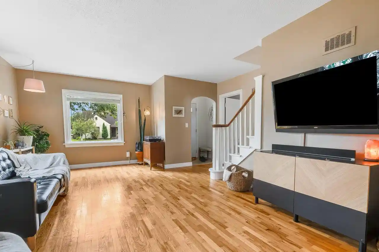 Photo 4 of Sale Pending at 2325 Mississippi Street Street, La Crosse, WI 54601 | MLS# 1975233 | Listing updated on 2026-10-05