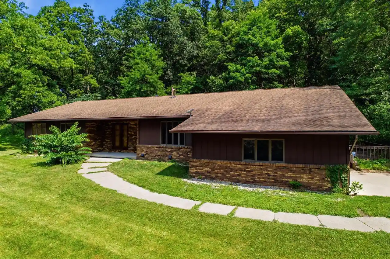 Photo 1 of Single family home for sale at 24334 County Rd 9, Winona, MN 55987 | MLS# 1975236 | Listing updated on 2026-10-07
