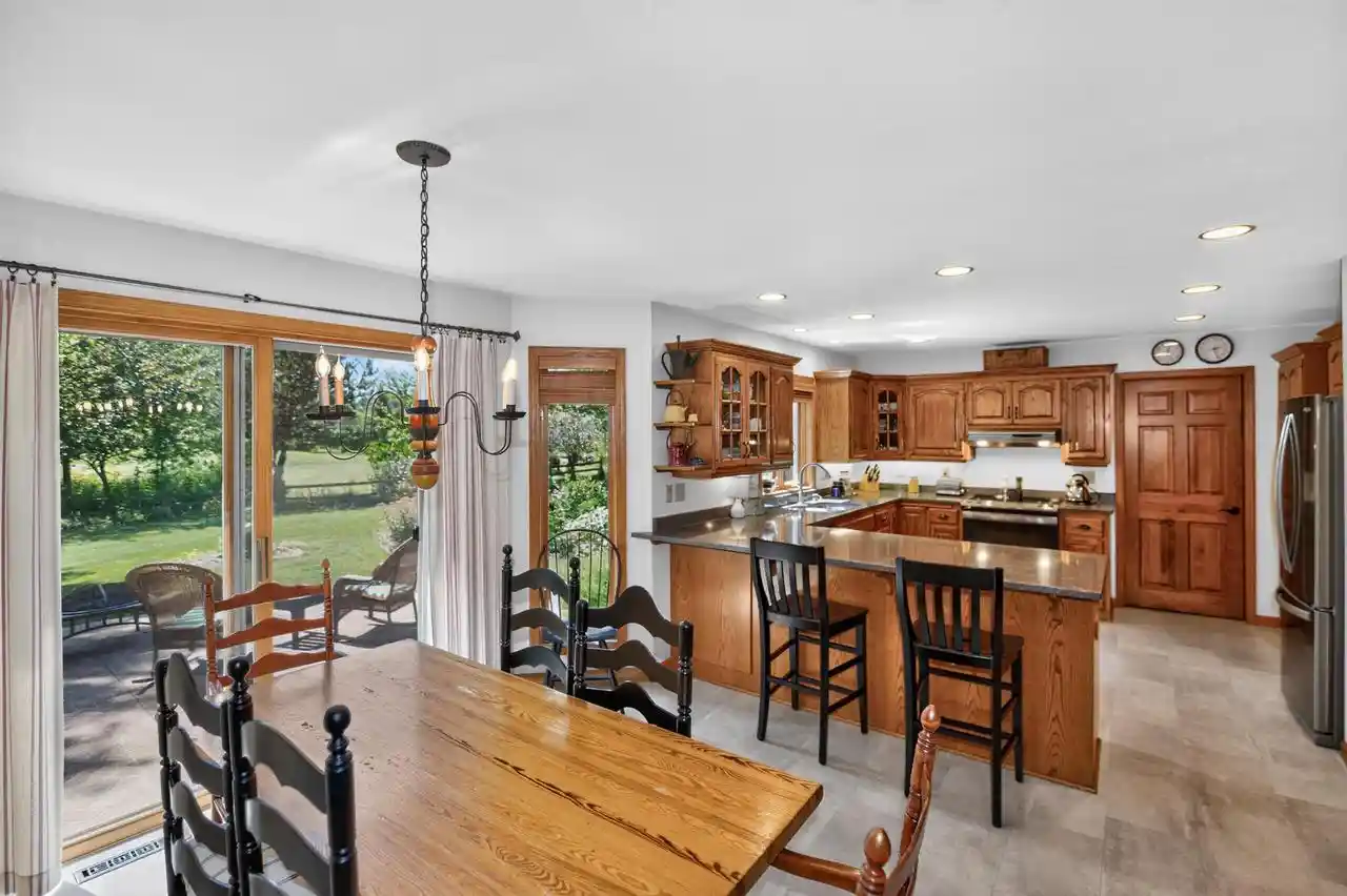 4th image of 6605 Silver Shores Dr Dr, Cedar Grove, WI 53013 | MLS# 1975251