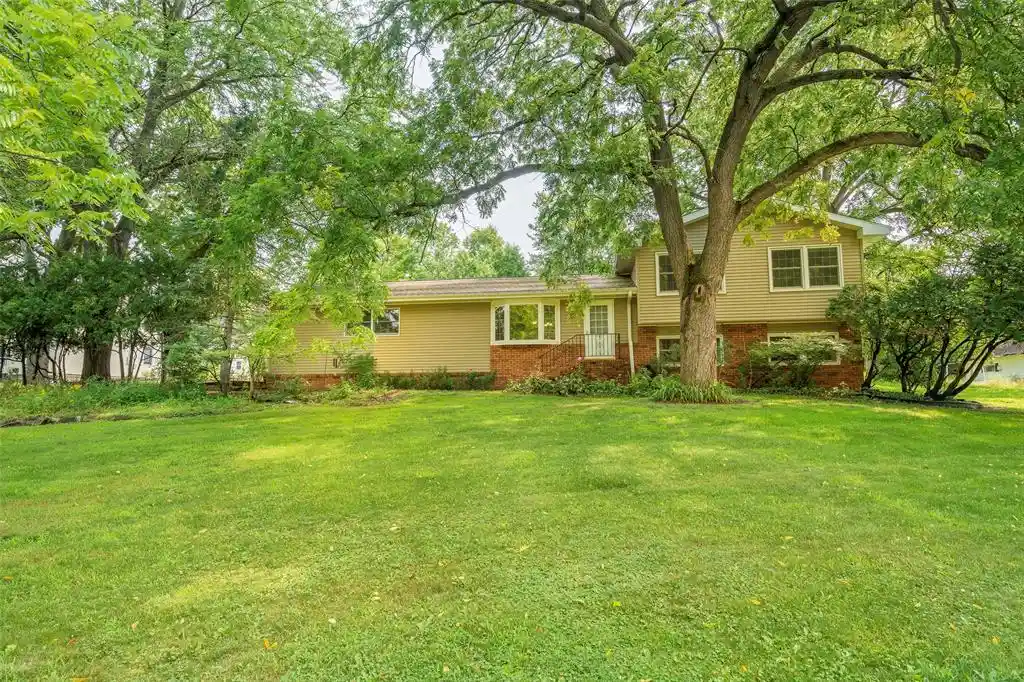Photo 1 of Single family home for sale at 906 3rd Avenue Avenue, Durand, WI 54736 | MLS# 1604016 | Listing updated on 2026-09-15