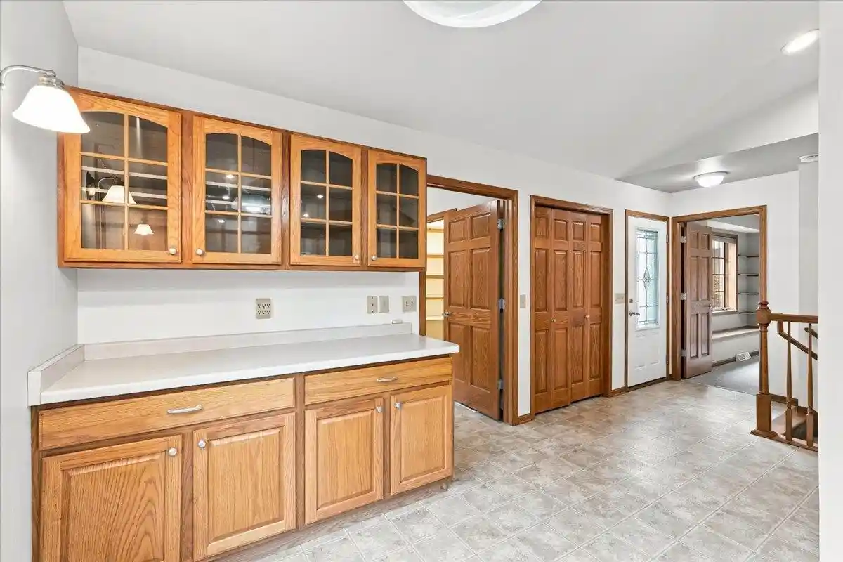 Photo 4 of Condo for sale at 615 Kensington Square Square, Stoughton, WI 53589 | MLS# 2029963 | Listing updated on 2026-08-20