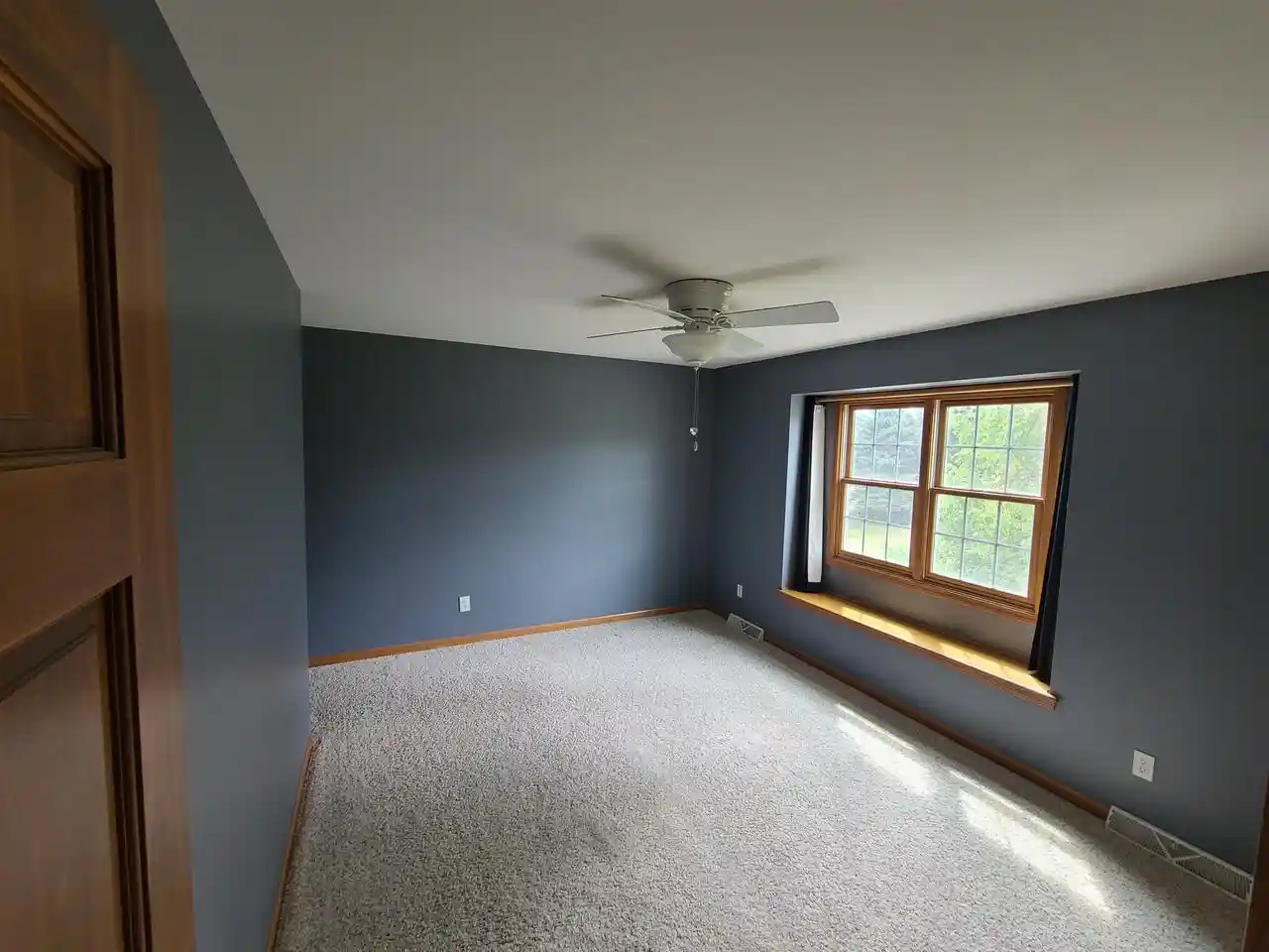Photo 2 of Single family home for sale at W220s3864 Crestview Dr Dr, Waukesha, WI 53189 | MLS# 1975264 | Listing updated on 2026-09-01