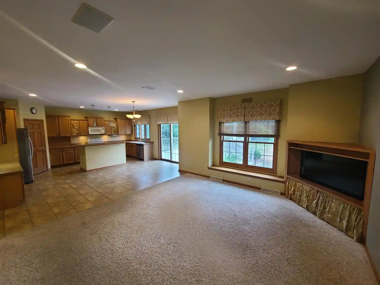 Photo 4 of Single family home for sale at W220s3864 Crestview Dr, Waukesha, WI 53189 | MLS# 1975264 | Listing updated on 2026-09-25