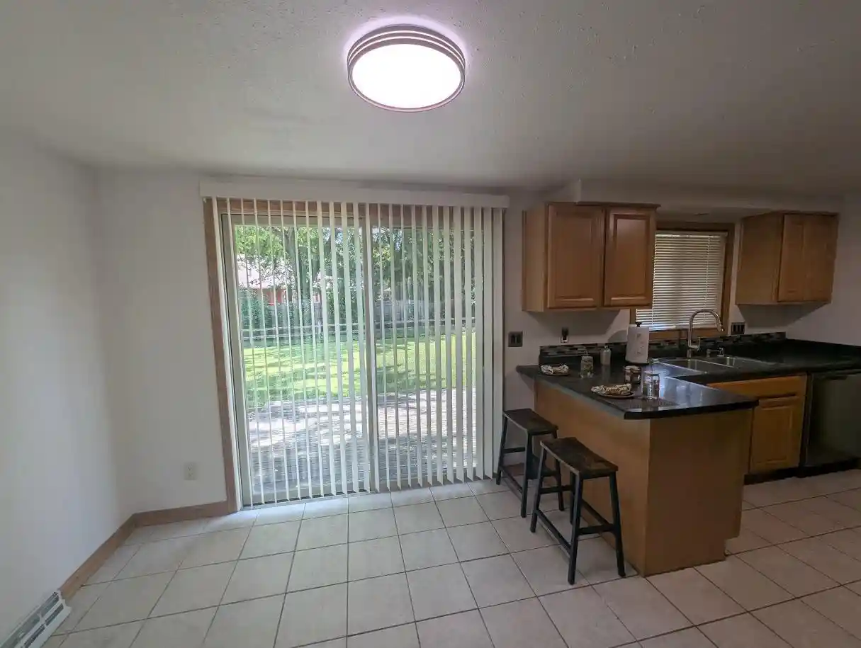 4th image of 1640 S Westhaven Dr Dr, Oshkosh, WI 54904 | MLS# 50330630