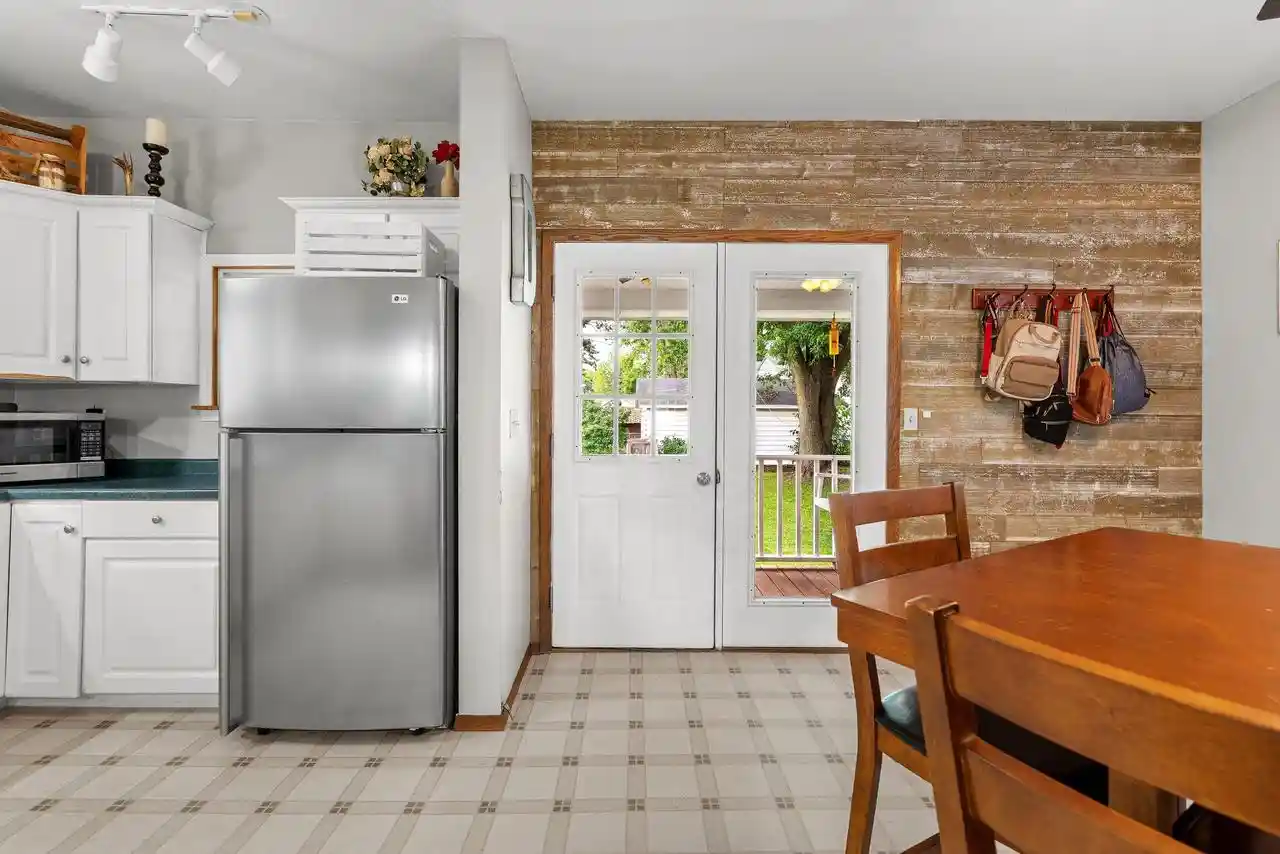 5th image of 1010 S Pearl Street Street, New London, WI 54961 | MLS# 50330631
